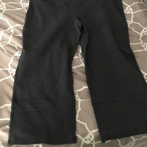 Maternity yoga capris